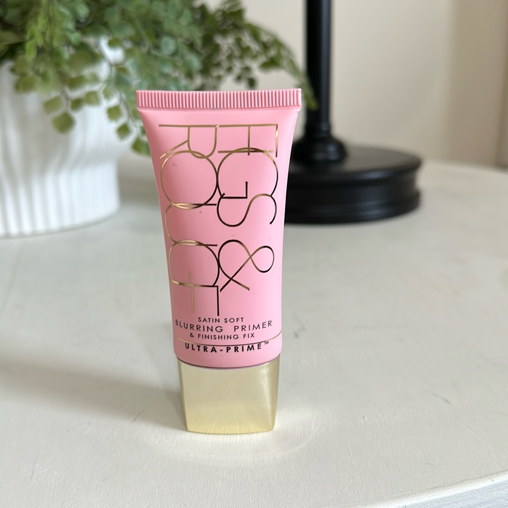 Figs & Rouge satin soft blurring primer and finishing fix